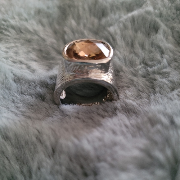 Ring - Picture 2 of 4